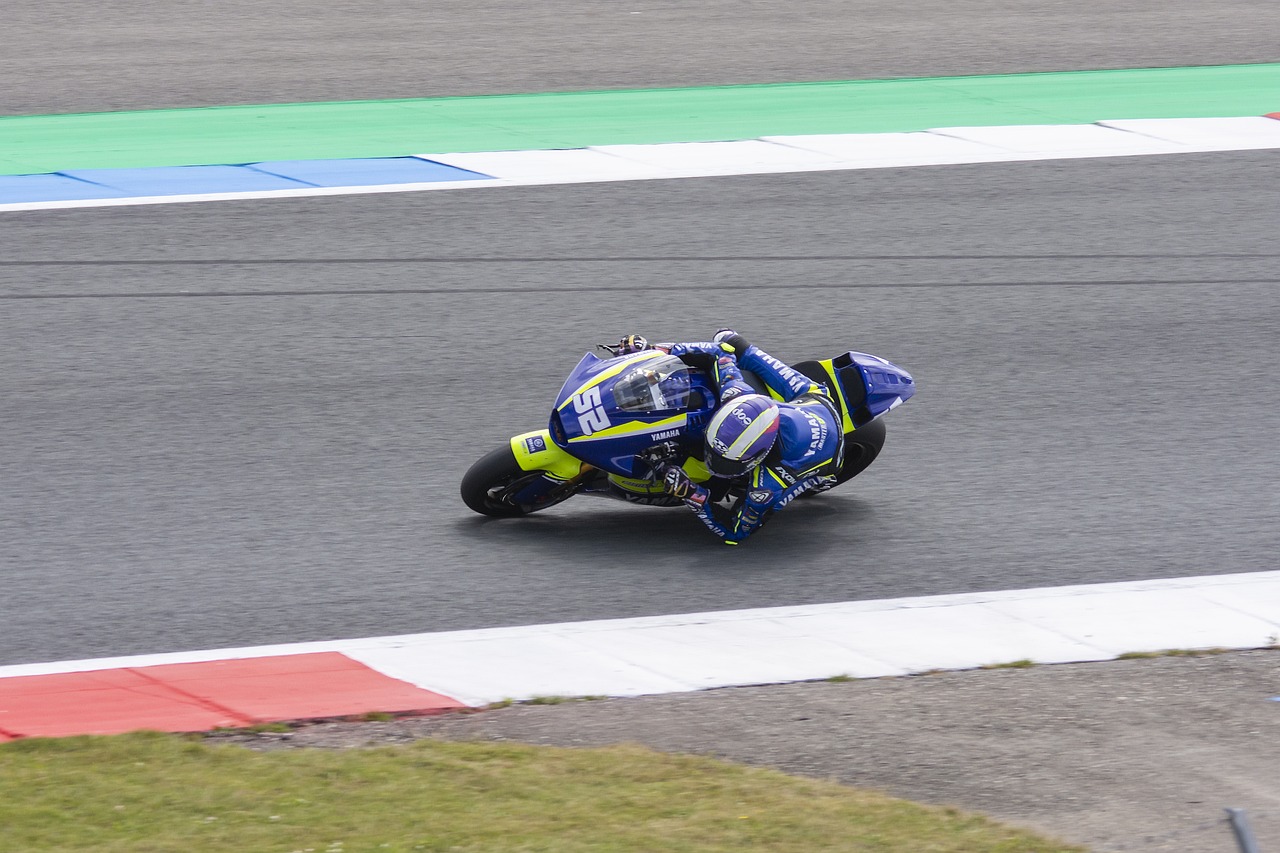 员如穆迪拥 员如穆迪拥